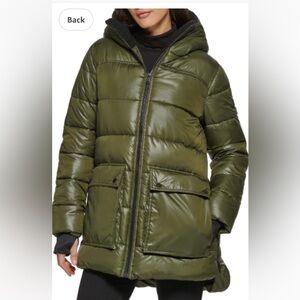 NWT Kenneth Cole Women's Heavy Weight Down Puffer Jacket Green Size Medium